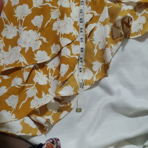 NWT Lulus Floral Ruffle Asymmetrical Wrap Dress in Yellow and White Size L - Picture 15 of 15